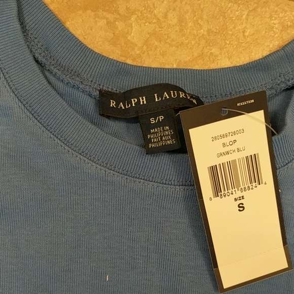 🎉HP Beautiful woman's Ralph Lauren petite T-shirt - Picture 3 of 4
